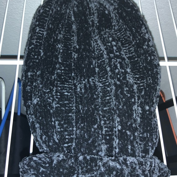 Matching Hat and Scarf/ 100% polyester - Picture 2 of 2